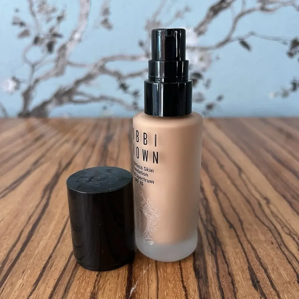Bobbi Brown Weightless Skin Foundation SPF 15 Neutral Cool Honey